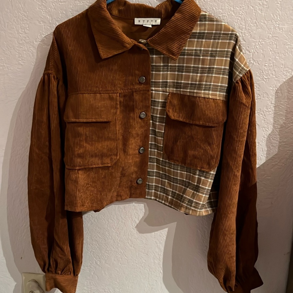Corduroy Crop Jacket 
Puff long sleeves
Size : L